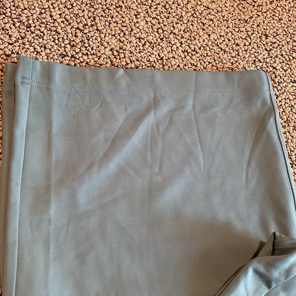 Athleta Pants Size 2X in Like New Condition - Picture 2 of 10